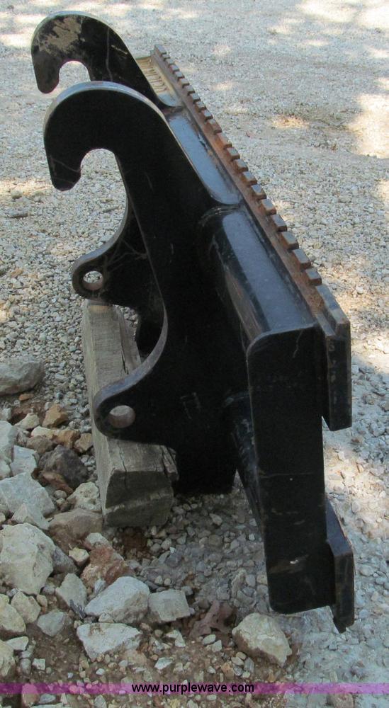 image for item E2082 Heavy duty quick attach fork carriage