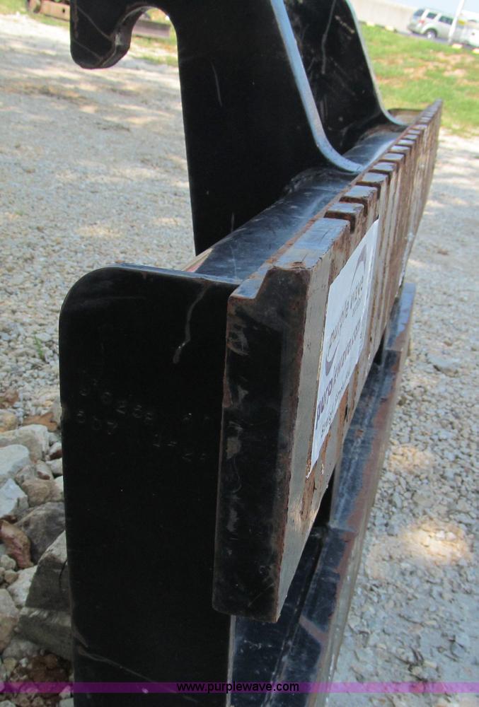 image for item E2082 Heavy duty quick attach fork carriage