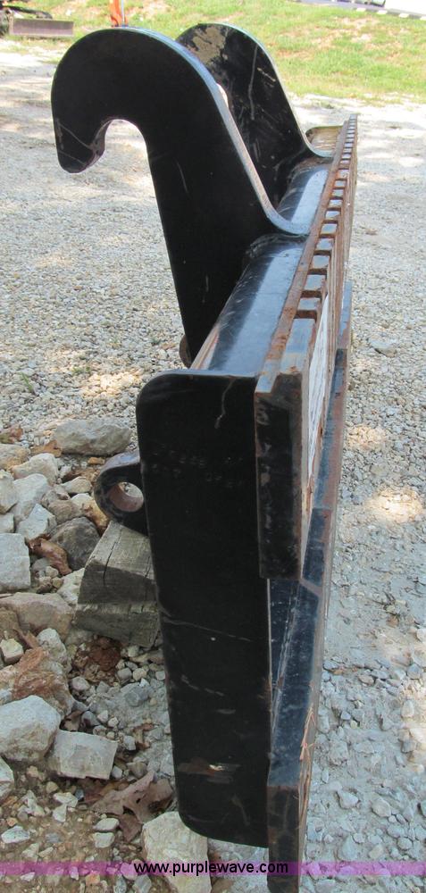 image for item E2082 Heavy duty quick attach fork carriage