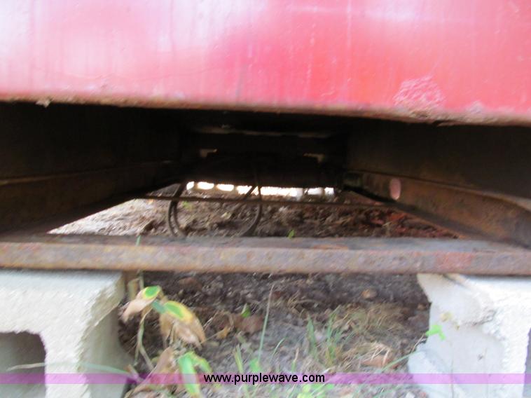 image for item E2086 11'L x 8'W dump bed with hoist