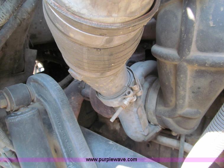 image for item E2088 1995 Ford F800 truck cab and chassis