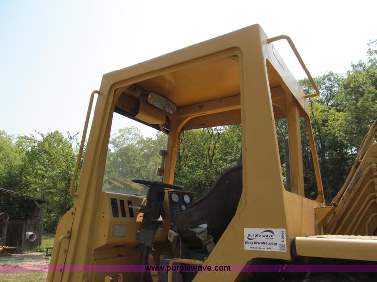 image for item E2089 1994 Caterpillar 613C Series II paddle scraper