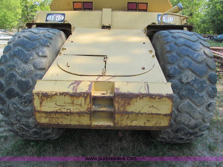 image for item E2089 1994 Caterpillar 613C Series II paddle scraper