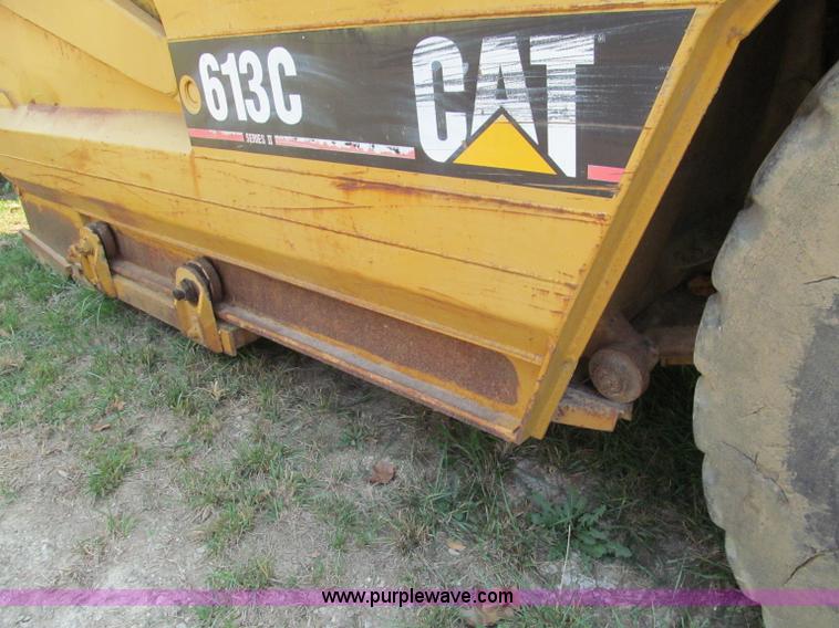 image for item E2089 1994 Caterpillar 613C Series II paddle scraper