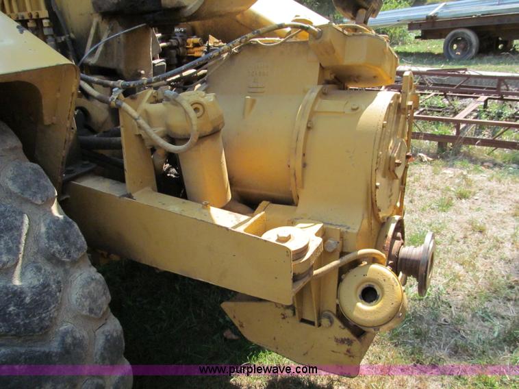 image for item E2089 1994 Caterpillar 613C Series II paddle scraper