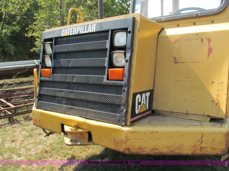 image for item E2089 1994 Caterpillar 613C Series II paddle scraper