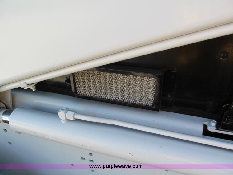 image for item E2121 1998 Bobcat 863 Turbo skid steer