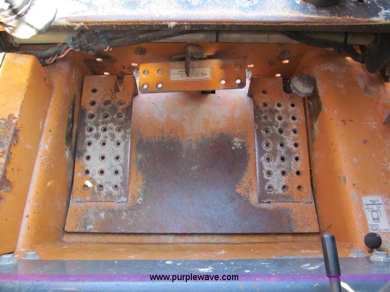 image for item E2122 2003 Case 60XT skid steer