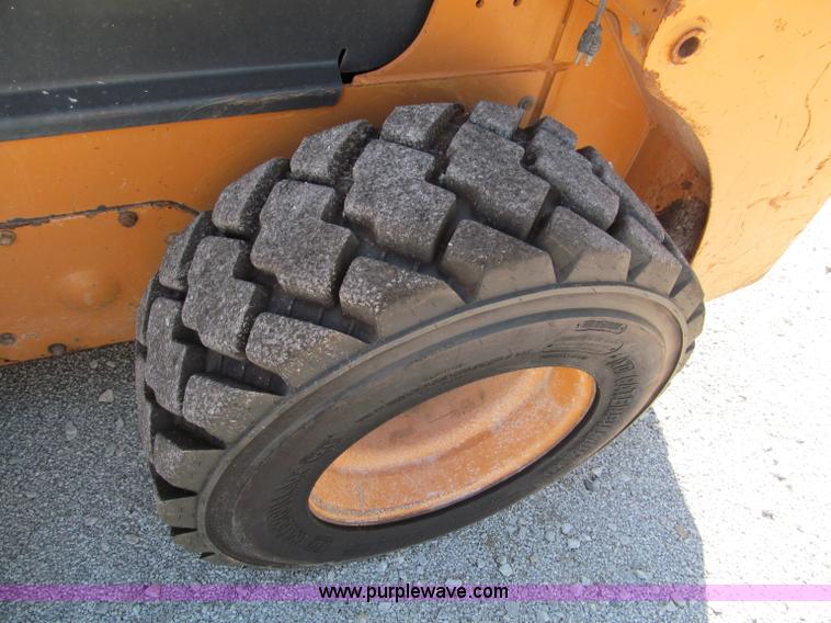 image for item E2122 2003 Case 60XT skid steer