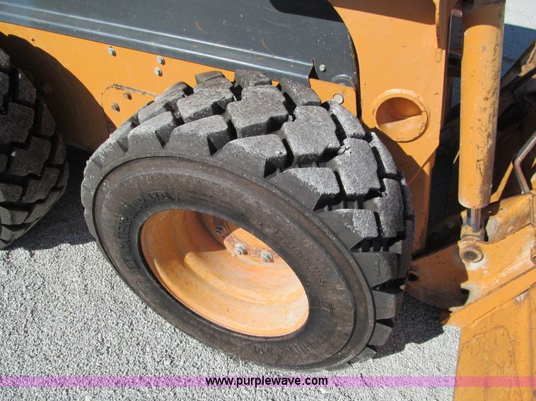 image for item E2122 2003 Case 60XT skid steer