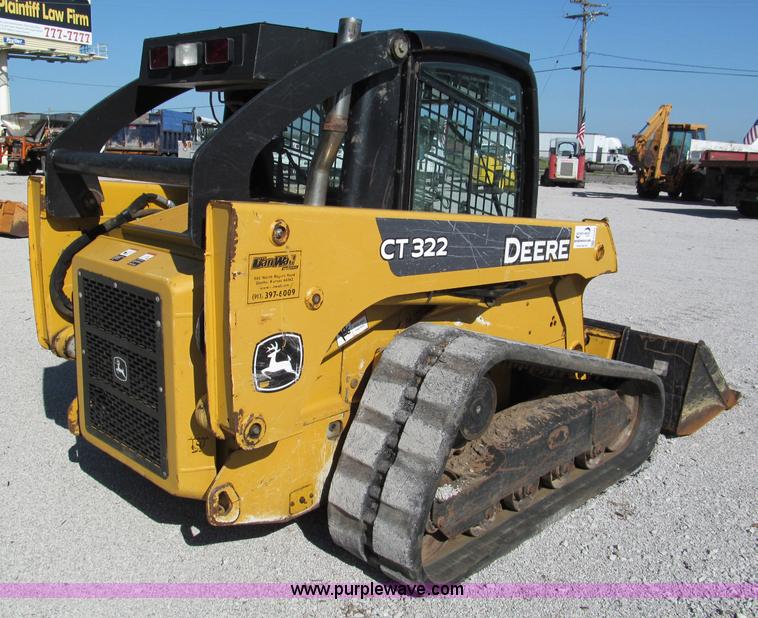 image for item E2123 2006 John Deere CT322 track skid steer