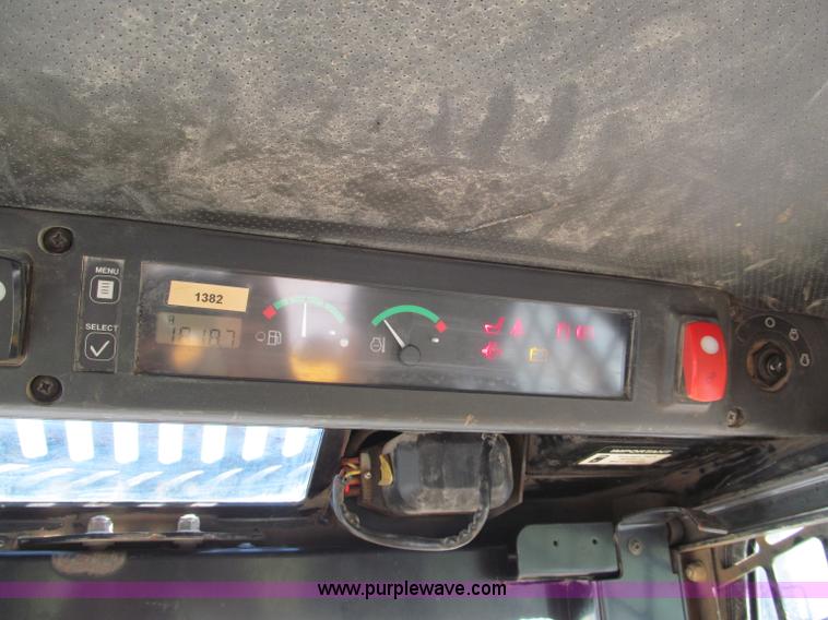 image for item E2123 2006 John Deere CT322 track skid steer