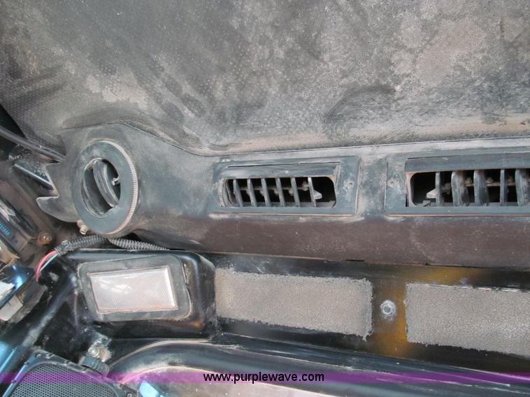 image for item E2123 2006 John Deere CT322 track skid steer