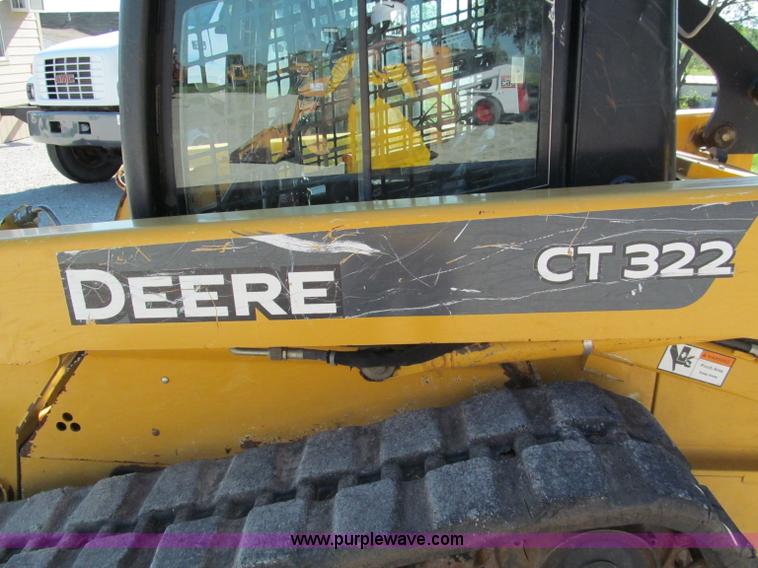 image for item E2123 2006 John Deere CT322 track skid steer