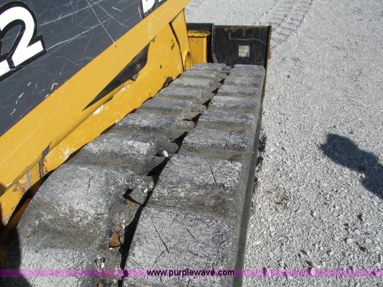 image for item E2123 2006 John Deere CT322 track skid steer