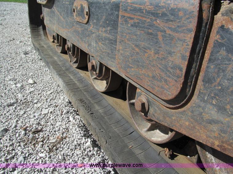 image for item E2123 2006 John Deere CT322 track skid steer