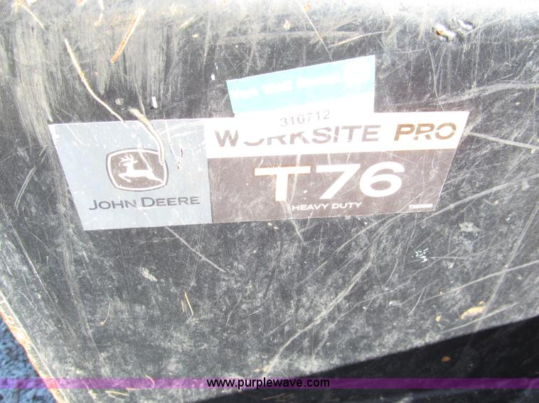 image for item E2123 2006 John Deere CT322 track skid steer