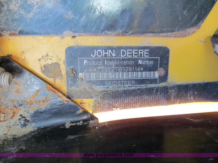 image for item E2123 2006 John Deere CT322 track skid steer