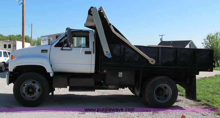 image for item E2124 2001 GMC C7500 dump truck