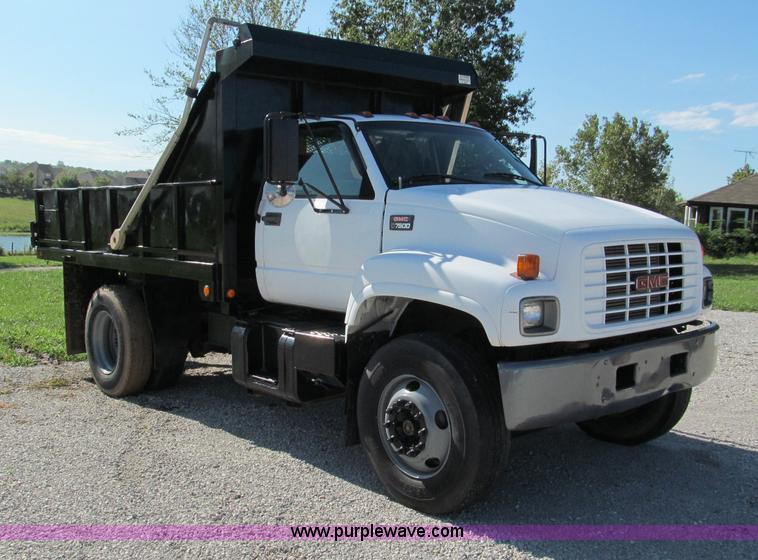 image for item E2124 2001 GMC C7500 dump truck