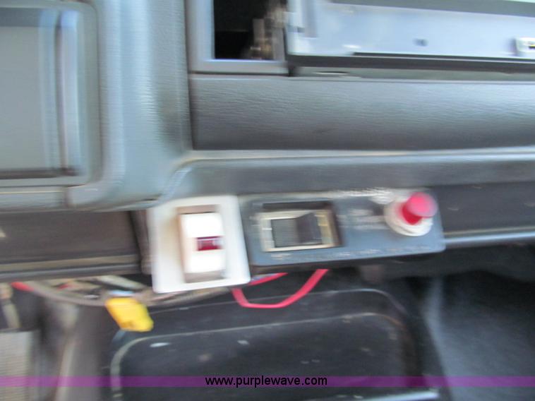 image for item E2124 2001 GMC C7500 dump truck