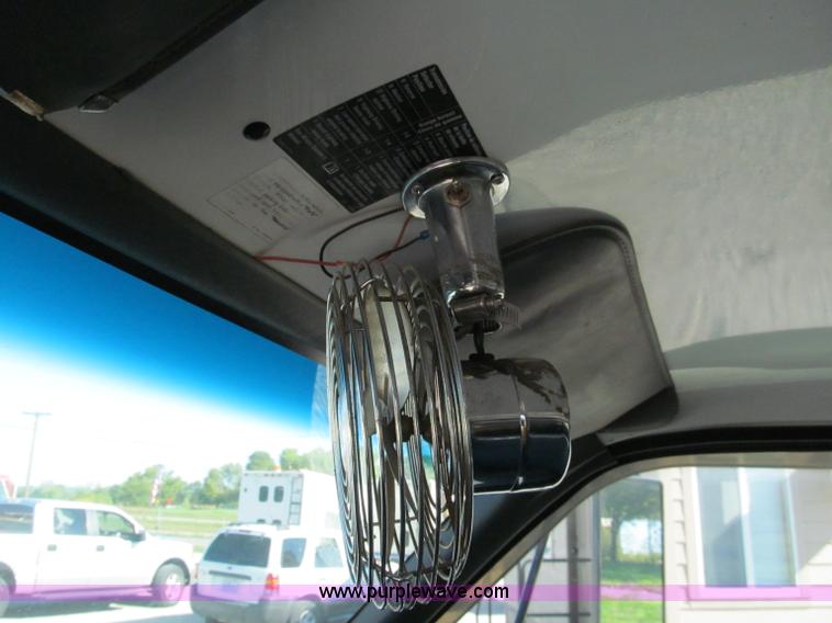 image for item E2124 2001 GMC C7500 dump truck