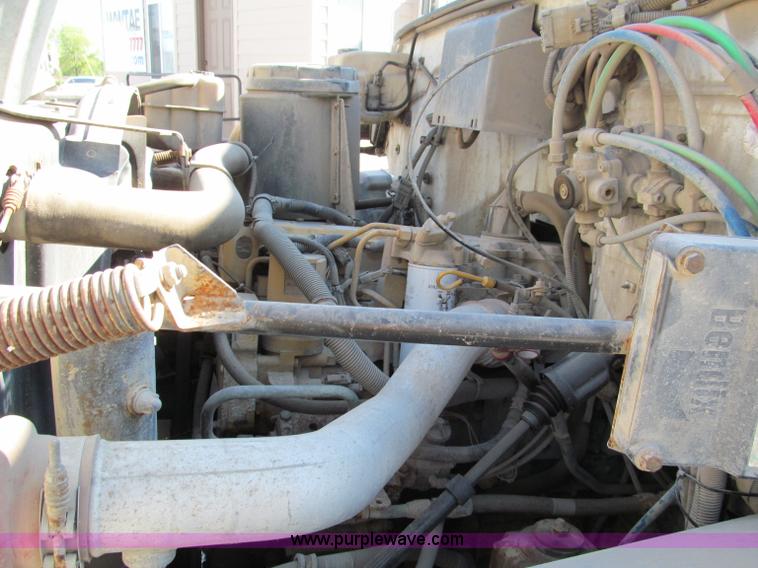 image for item E2124 2001 GMC C7500 dump truck