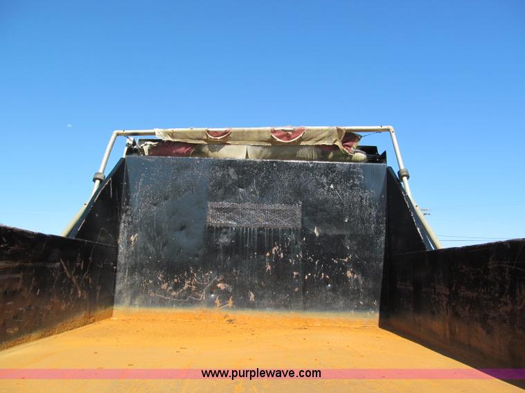 image for item E2124 2001 GMC C7500 dump truck