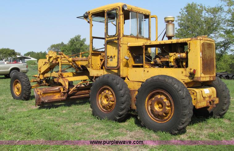 image for item E3503 1963 Caterpillar 12E motor grader
