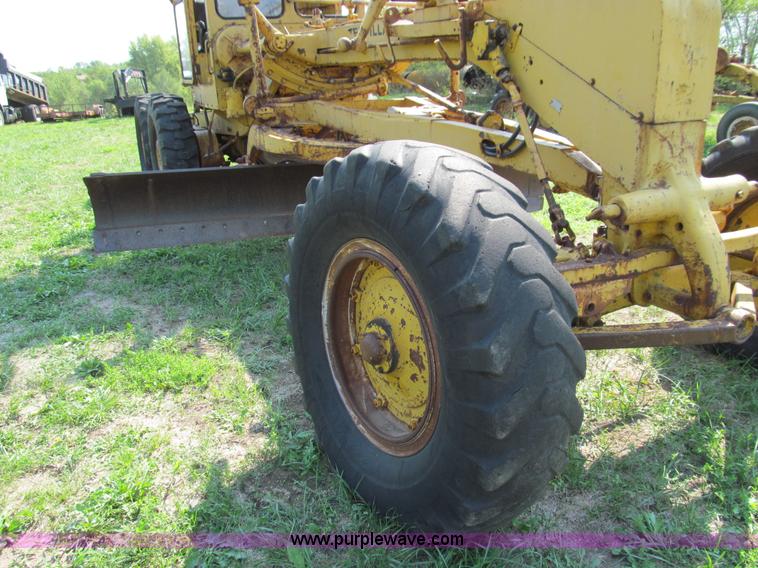 image for item E3503 1963 Caterpillar 12E motor grader