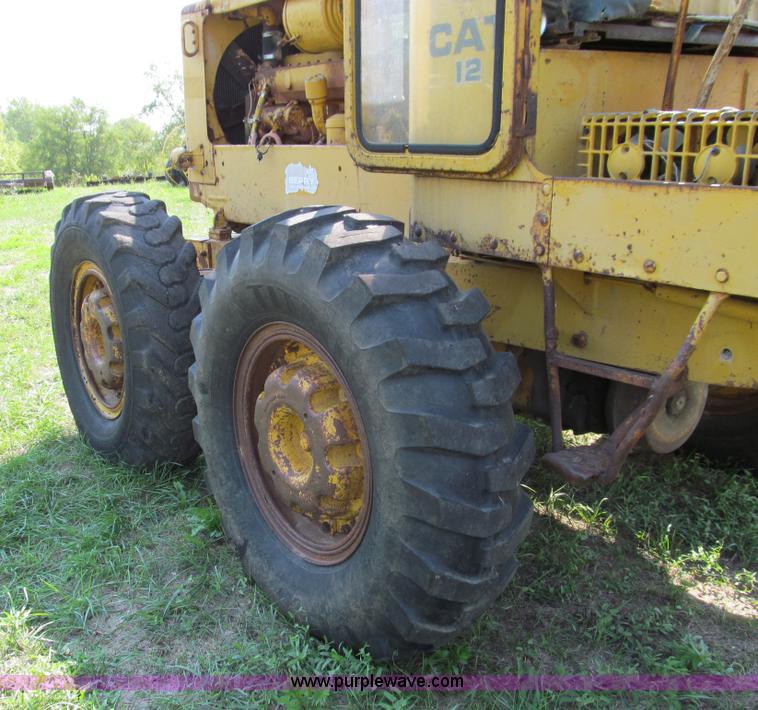 image for item E3503 1963 Caterpillar 12E motor grader