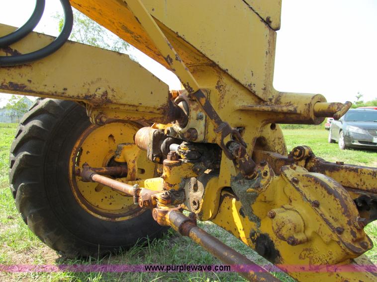 image for item E3503 1963 Caterpillar 12E motor grader