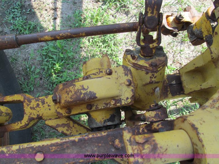 image for item E3503 1963 Caterpillar 12E motor grader