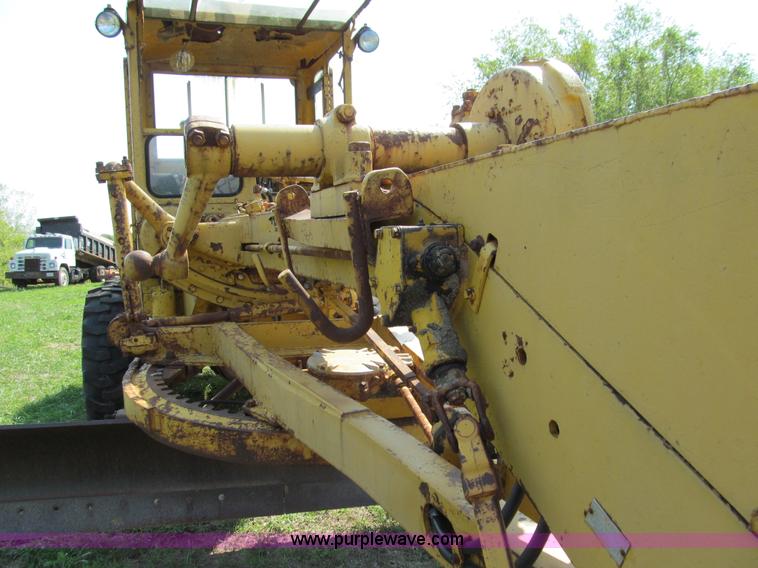 image for item E3503 1963 Caterpillar 12E motor grader
