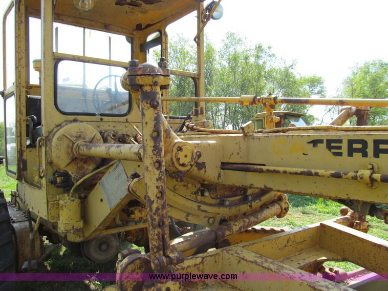 image for item E3503 1963 Caterpillar 12E motor grader