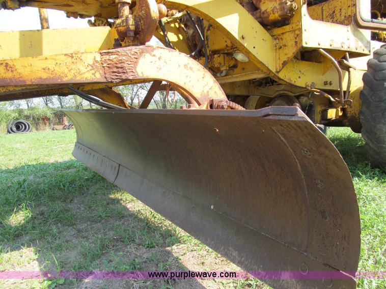 image for item E3503 1963 Caterpillar 12E motor grader