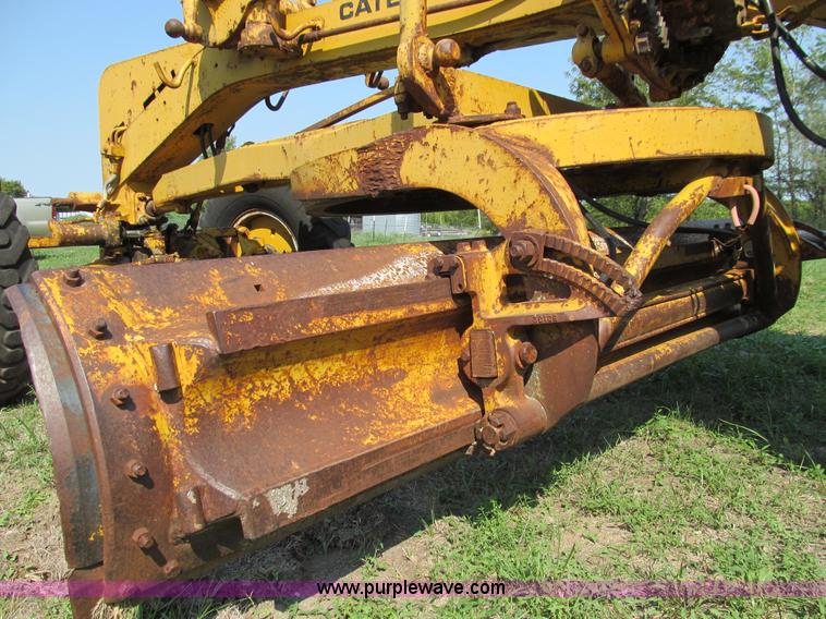 image for item E3503 1963 Caterpillar 12E motor grader