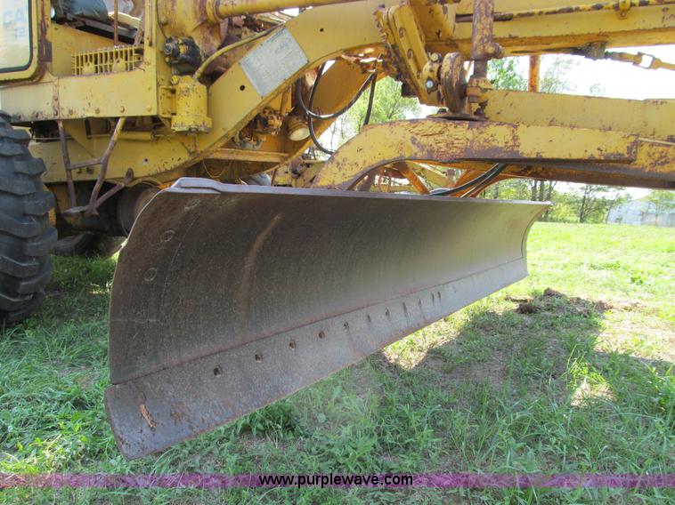 image for item E3503 1963 Caterpillar 12E motor grader