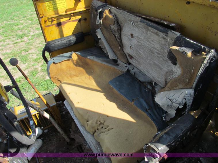 image for item E3503 1963 Caterpillar 12E motor grader