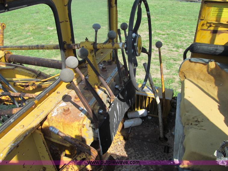 image for item E3503 1963 Caterpillar 12E motor grader