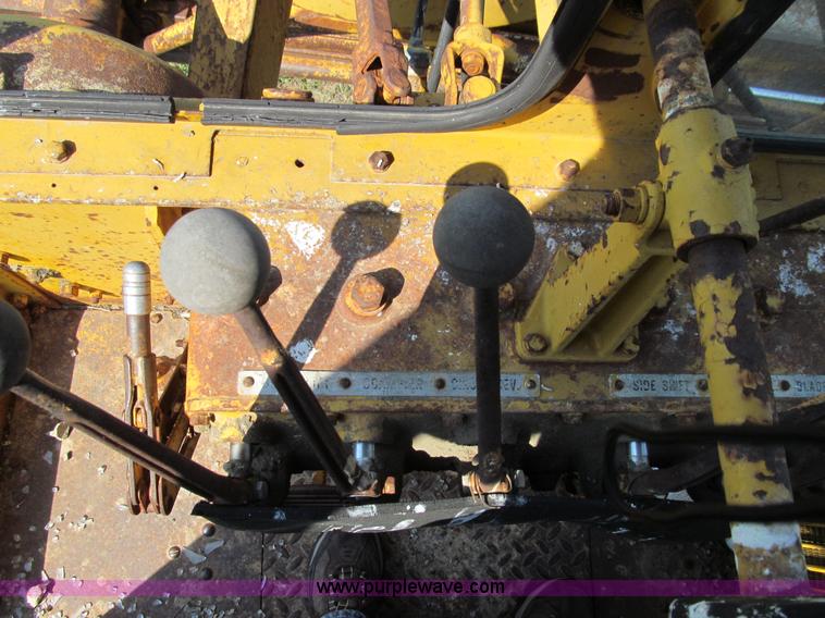 image for item E3503 1963 Caterpillar 12E motor grader