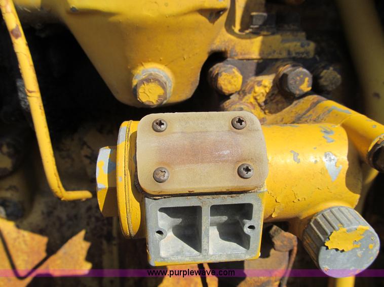 image for item E3503 1963 Caterpillar 12E motor grader