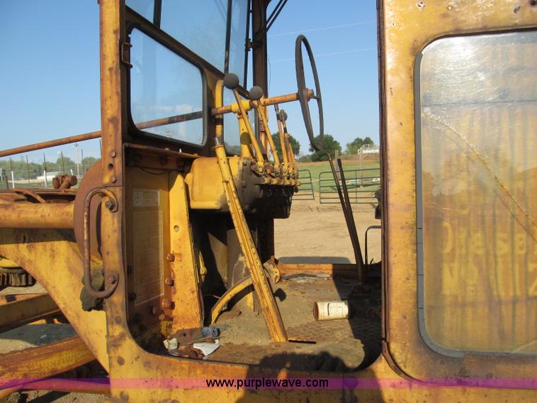 image for item F4566 Caterpillar 112 motor grader