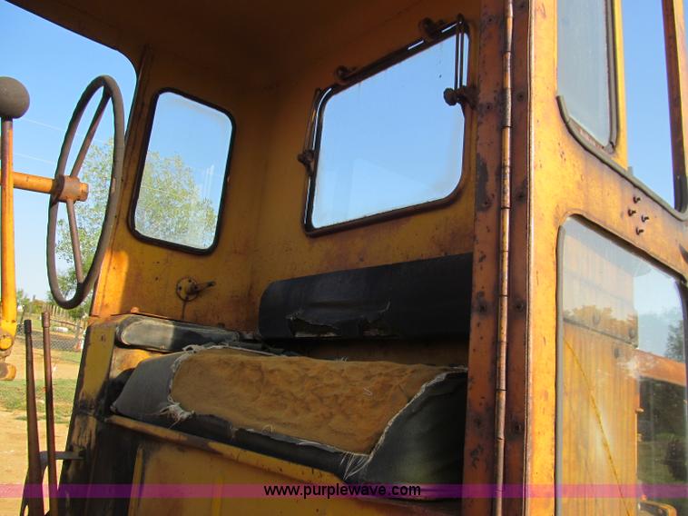 image for item F4566 Caterpillar 112 motor grader