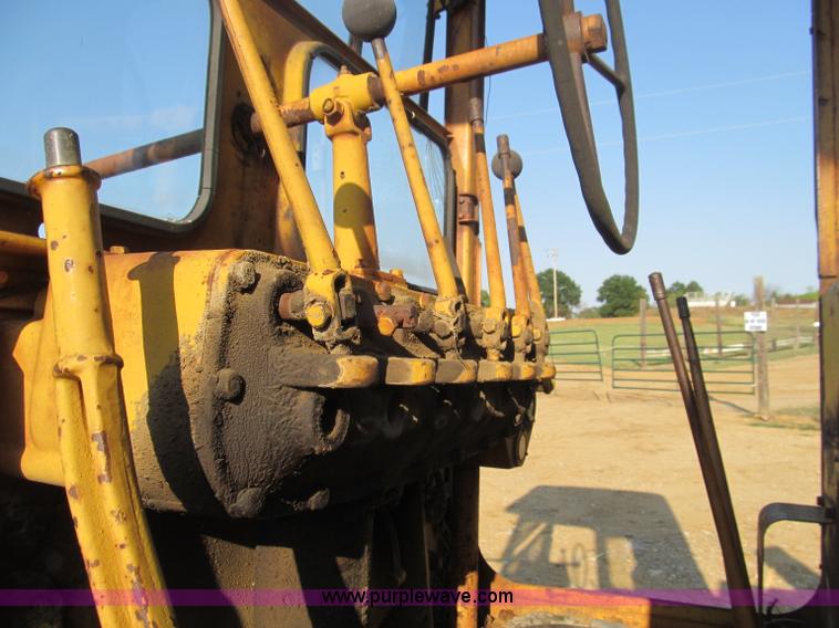 image for item F4566 Caterpillar 112 motor grader