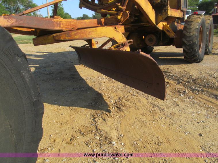 image for item F4566 Caterpillar 112 motor grader