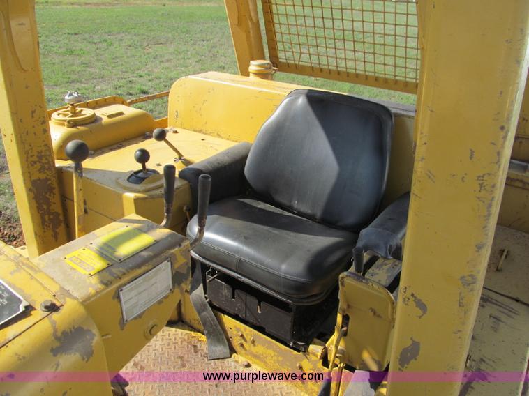 image for item F4568 1988 Caterpillar D7G dozer