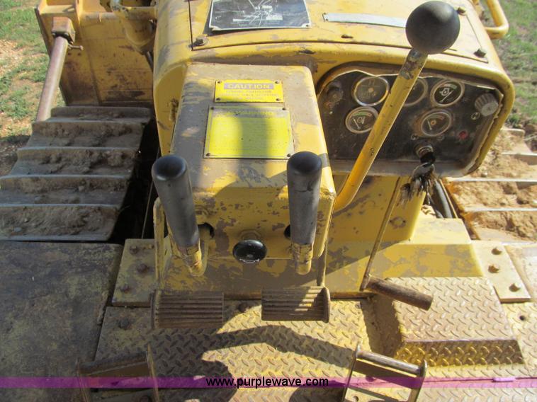 image for item F4568 1988 Caterpillar D7G dozer