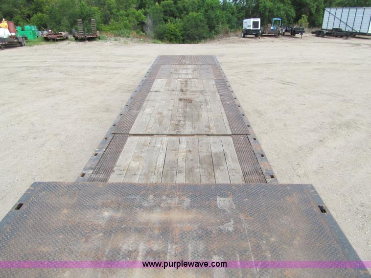 image for item F5508 2006 Trail King TK70HT-482 trailer