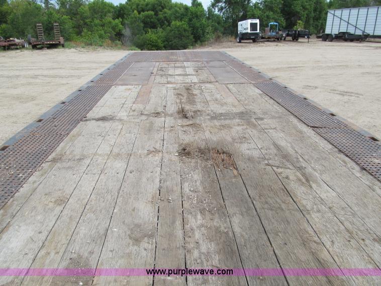 image for item F5508 2006 Trail King TK70HT-482 trailer